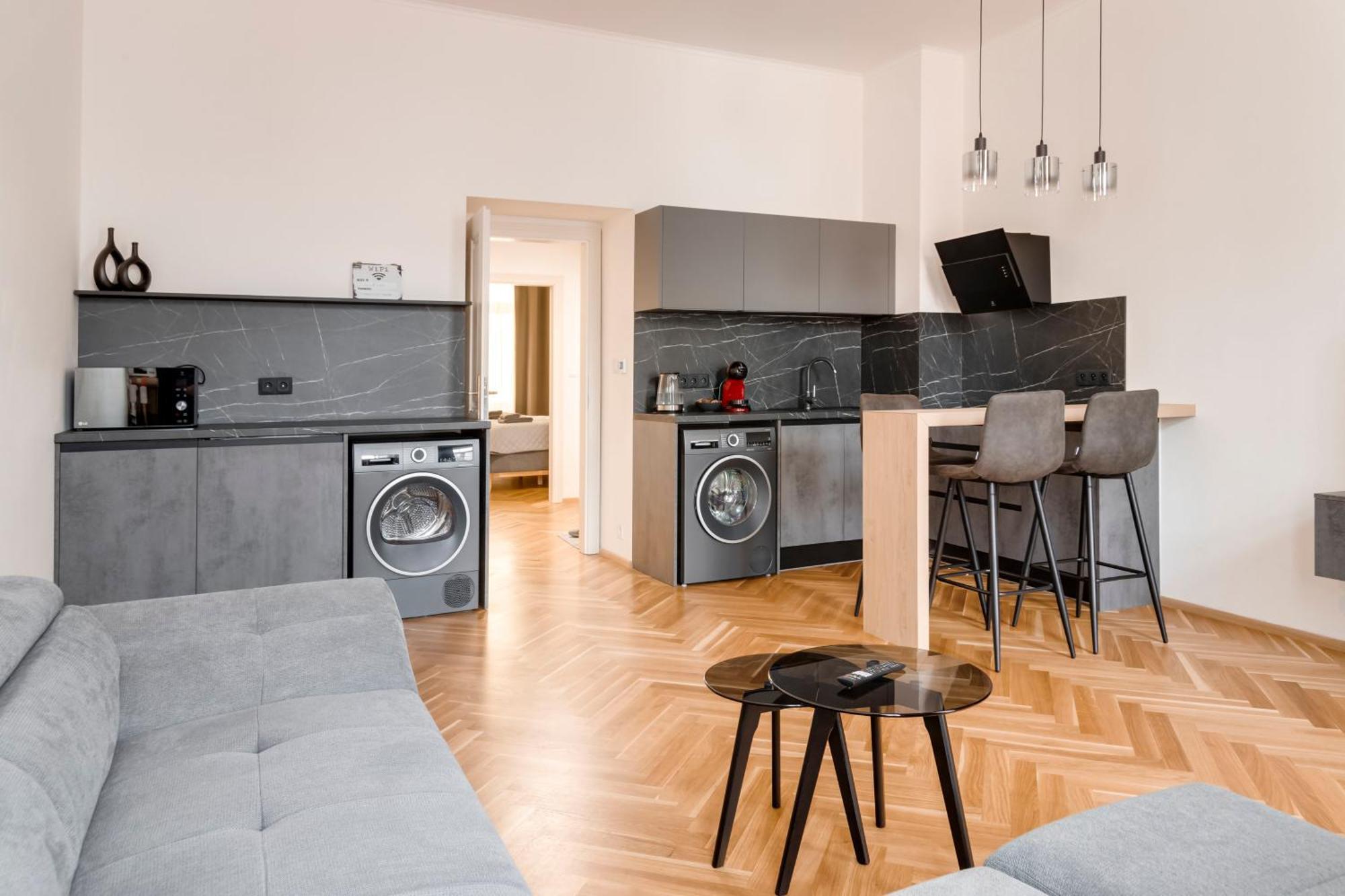 New Town Oases Apartment Praha Bagian luar foto
