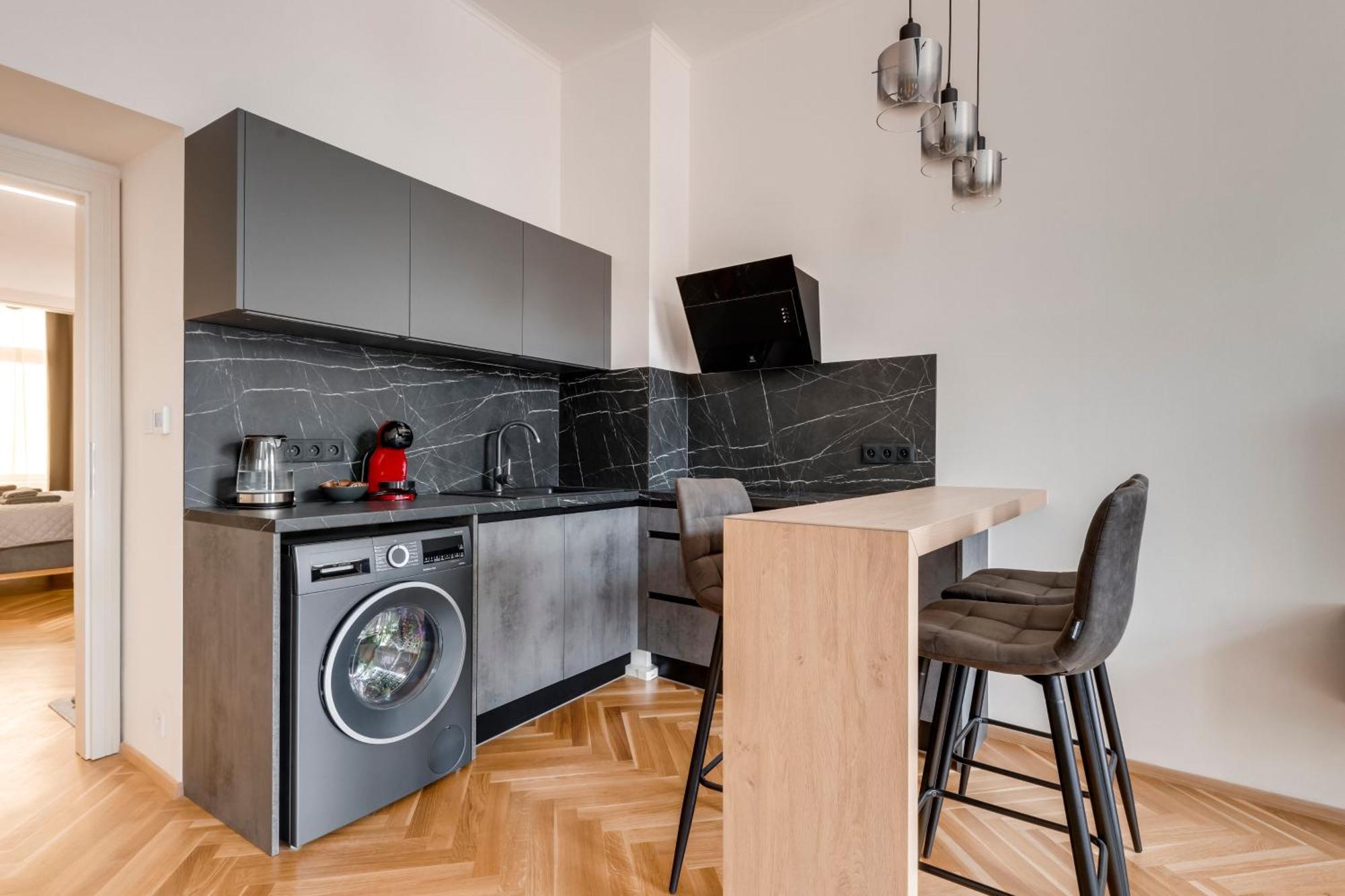 New Town Oases Apartment Praha Bagian luar foto