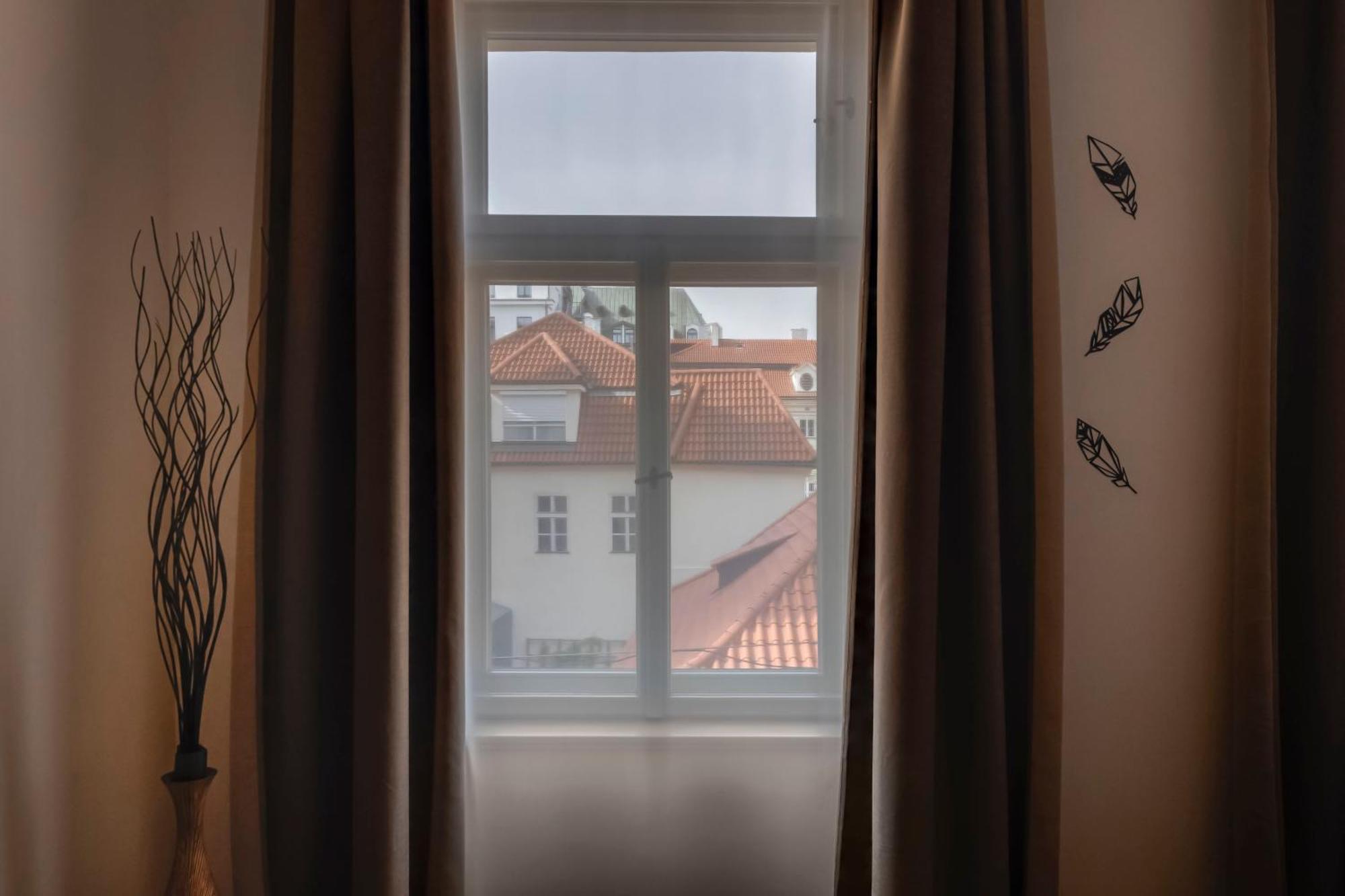 New Town Oases Apartment Praha Bagian luar foto