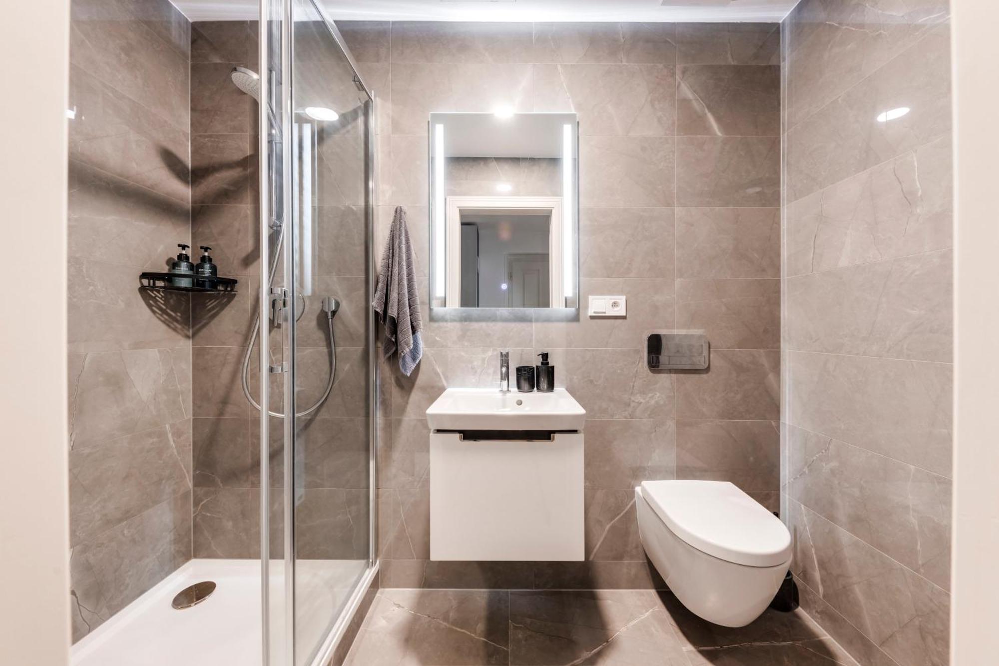 New Town Oases Apartment Praha Bagian luar foto