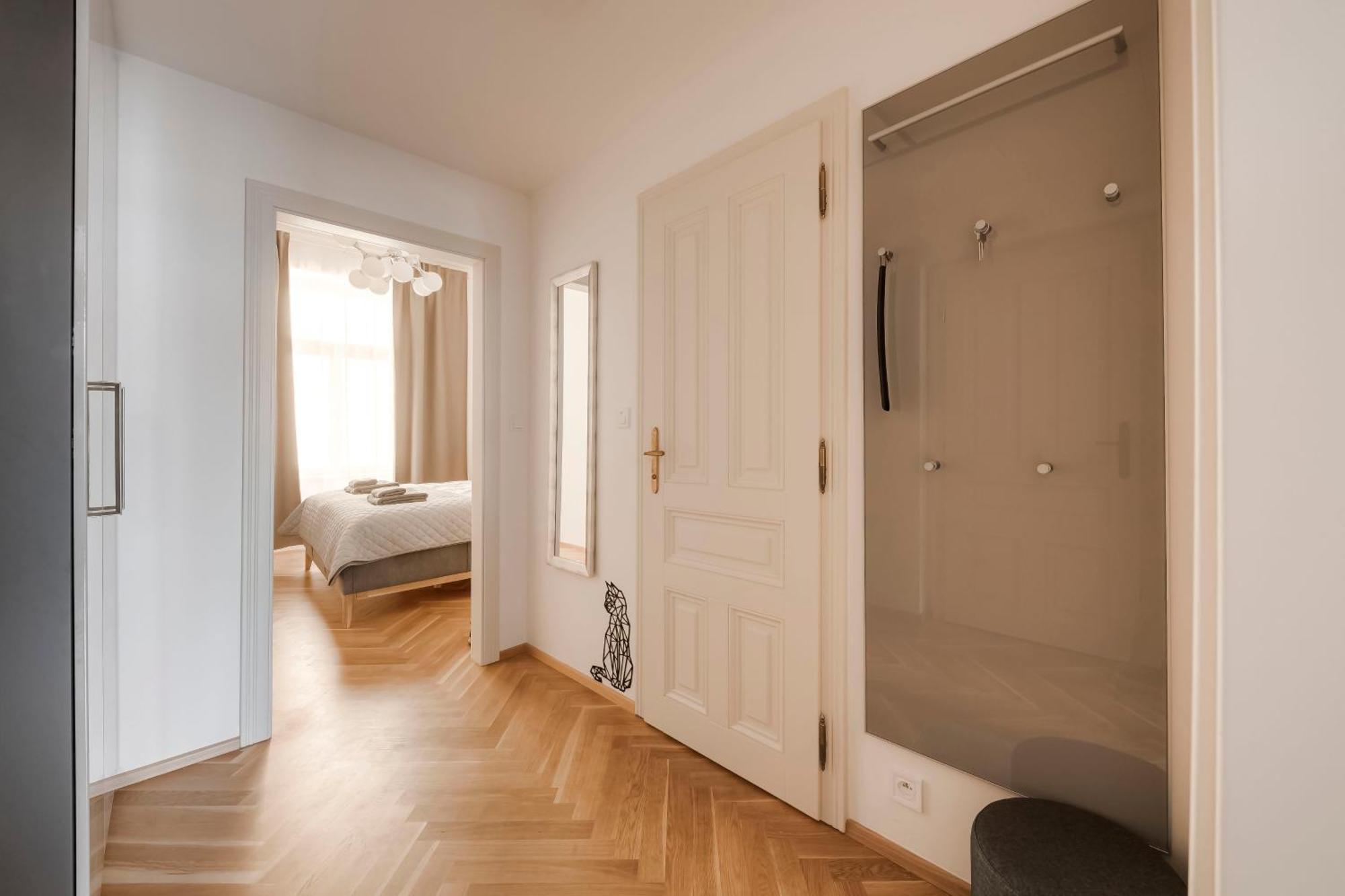 New Town Oases Apartment Praha Bagian luar foto
